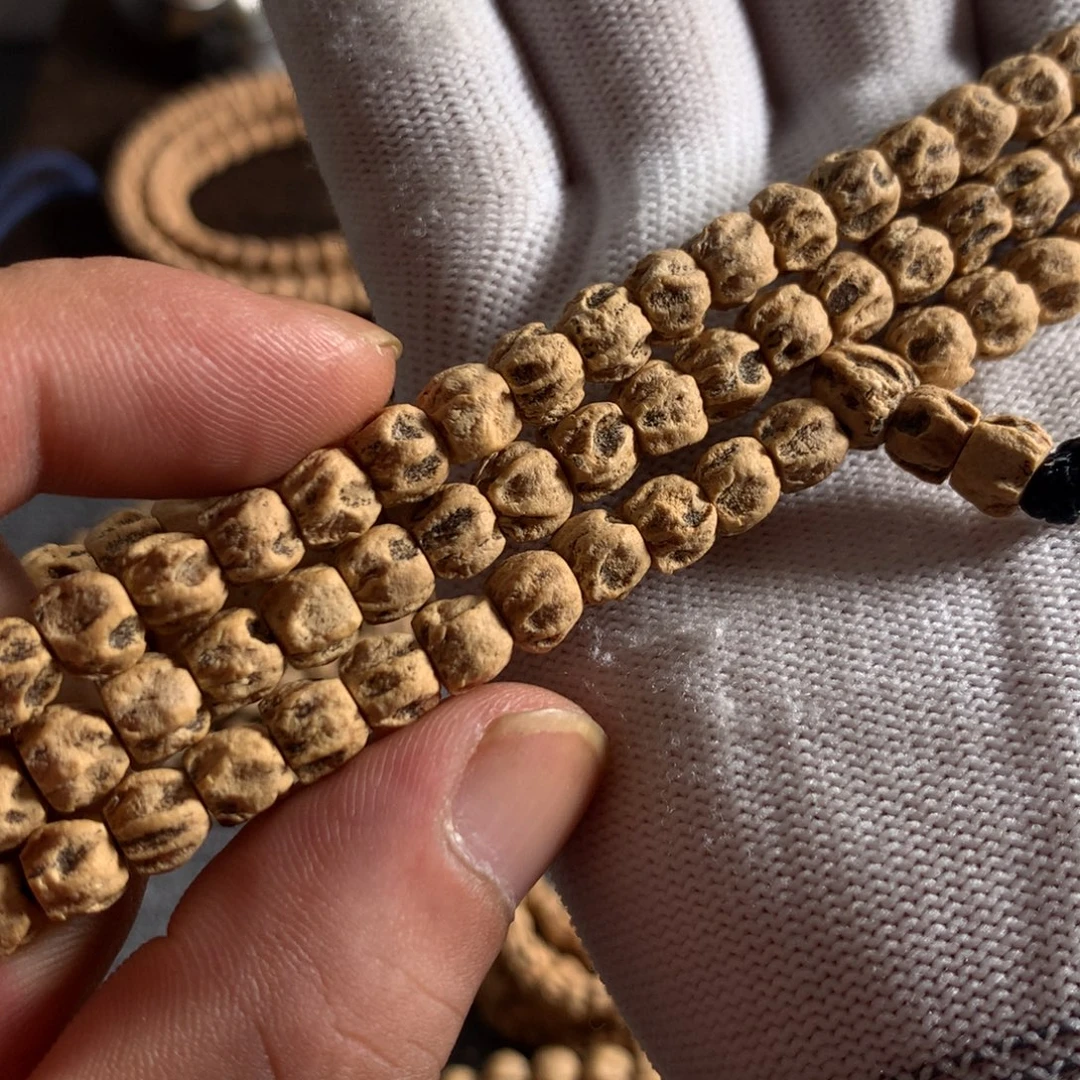 阿***朝吊坠柏香籽/百香籽