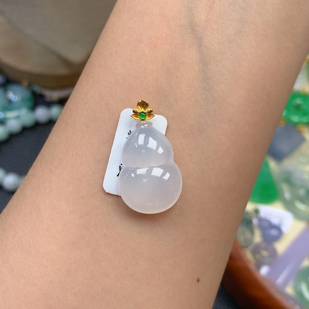 翡翠18K金镶嵌颈饰翡翠