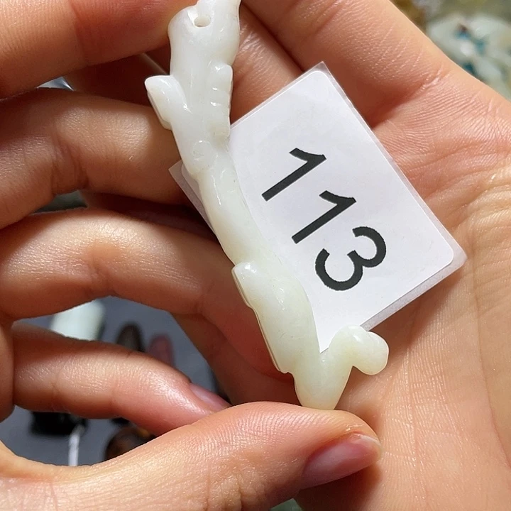 和田玉颈饰未镶嵌兰**序