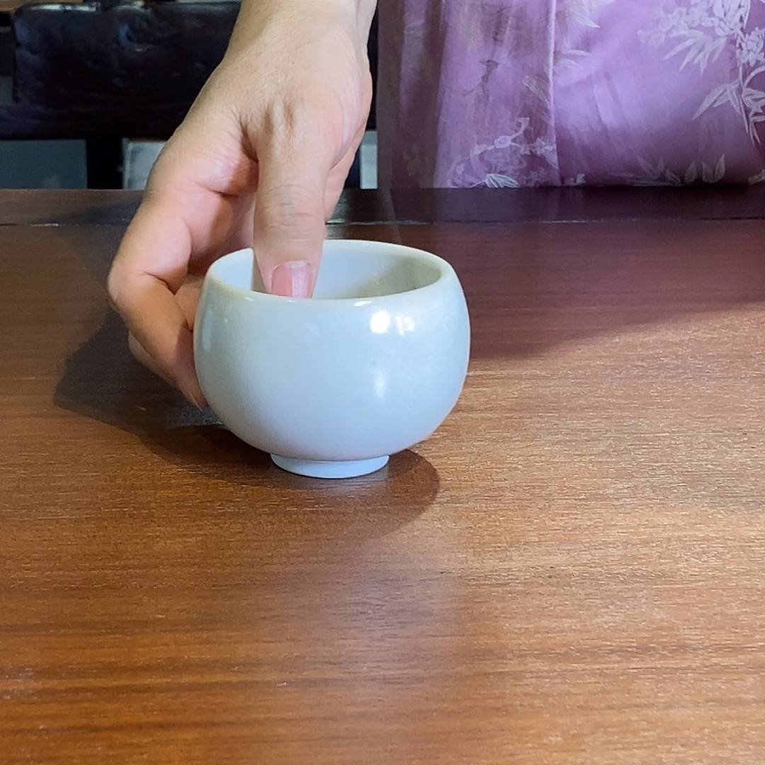 山下无款白釉陶杯