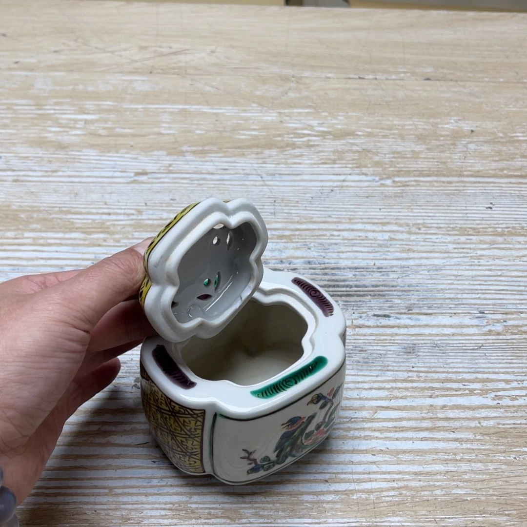 瓷片靓**！密密麻麻地排列着一个