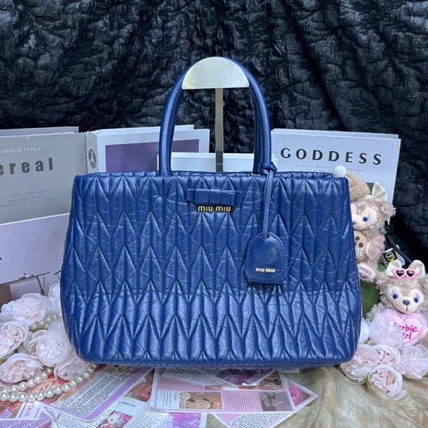 95新 MIU MIU/缪缪 缪缪蓝色褶皱托特包手提包