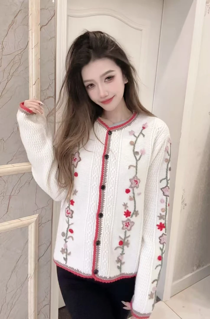 【100山羊绒】轻奢250634-重工时尚减龄纯手工钩花花卉图案针织外套