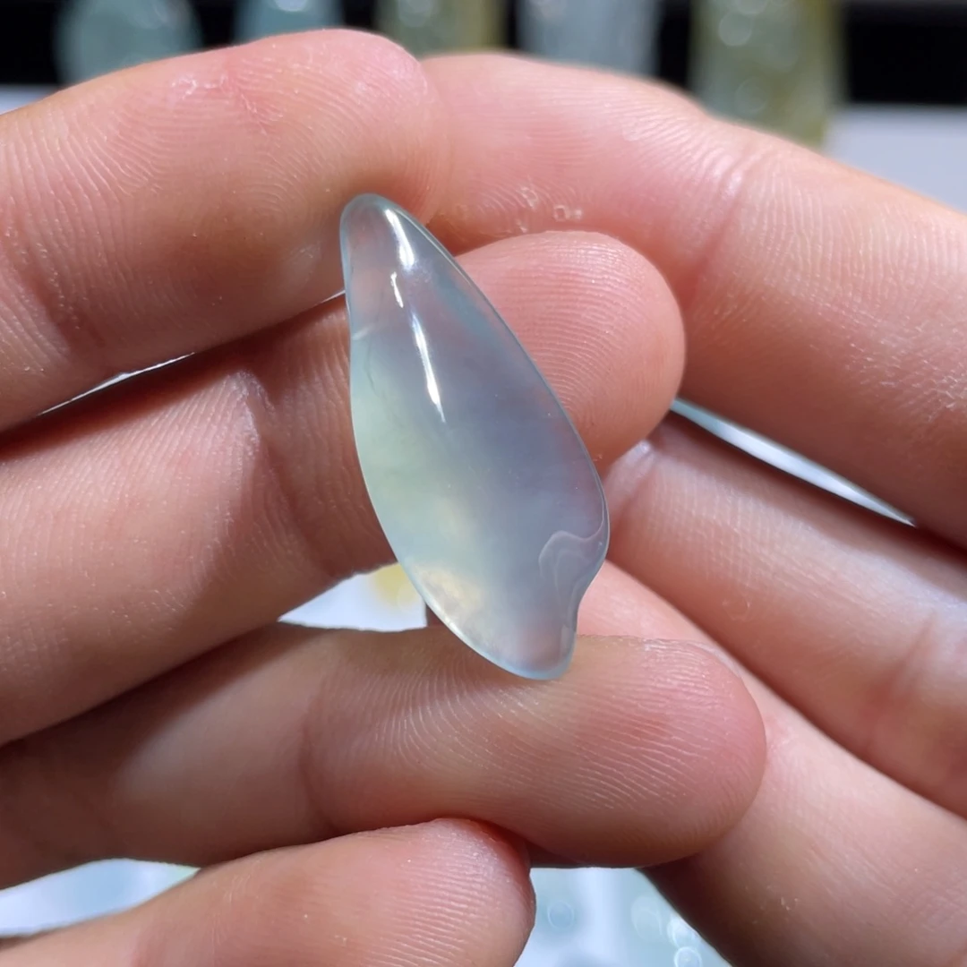 颈饰未镶嵌翡翠随形