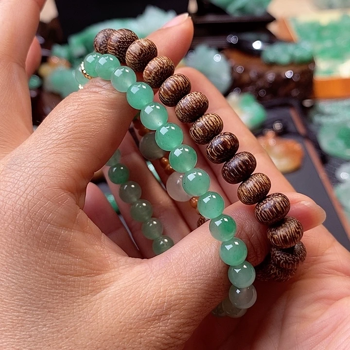 未镶嵌挂件石英质玉（非洲翠）