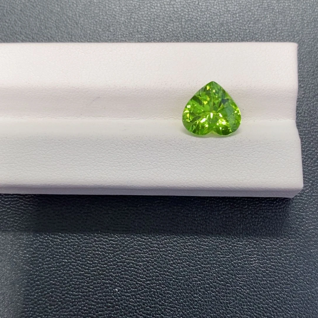 橄榄石裸石未镶嵌4.19