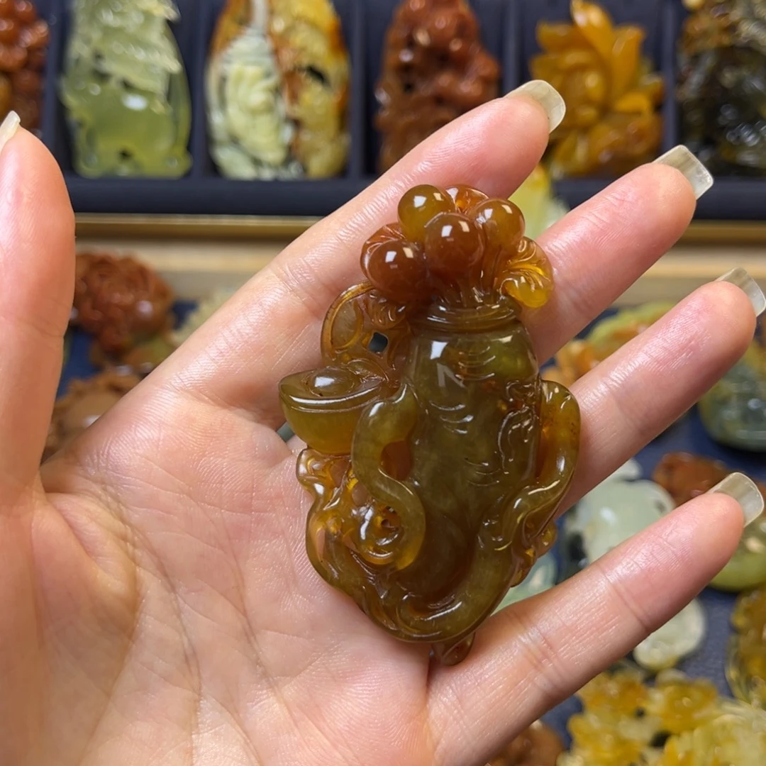 蛇纹石玉未镶嵌颈饰