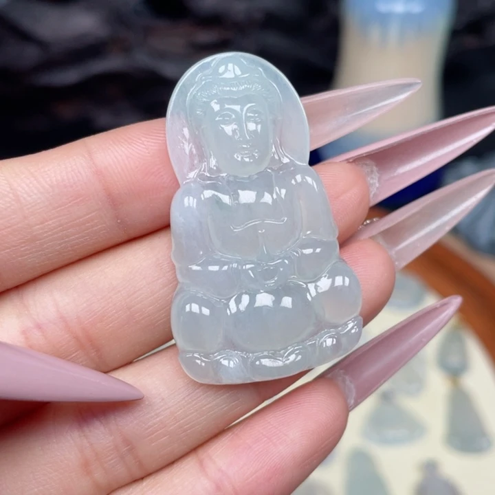 翡翠未镶嵌颈饰观音