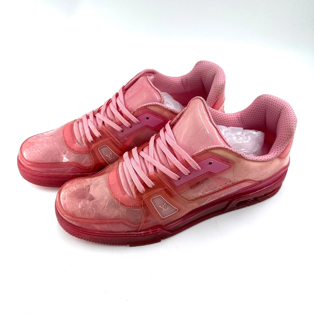 95新 LouisVuitton/路易威登 97新/43码/暗纹老花休闲鞋/07927