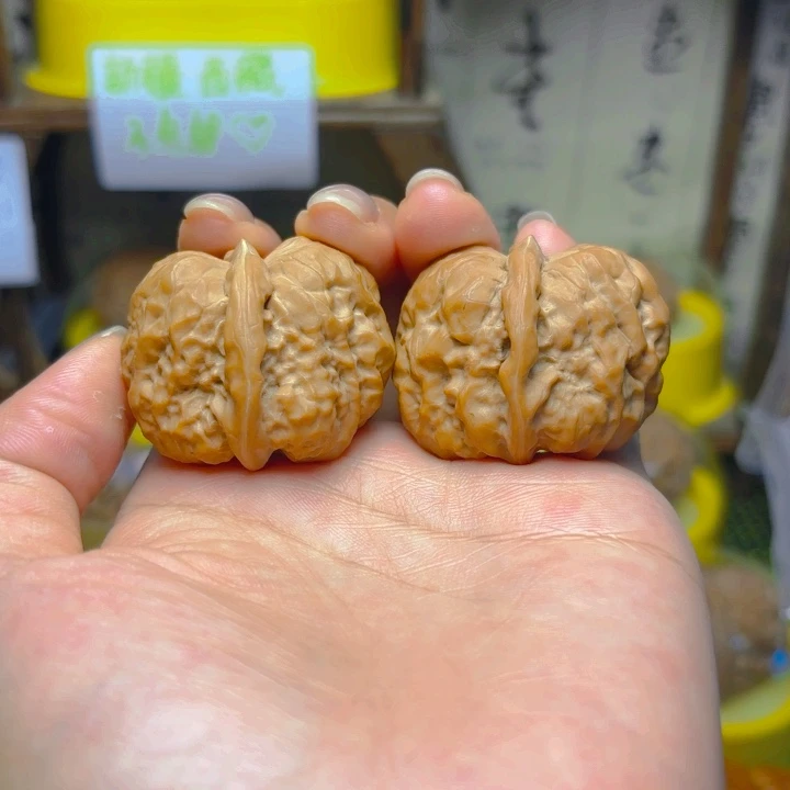 文玩核桃吊坠蛤蟆头