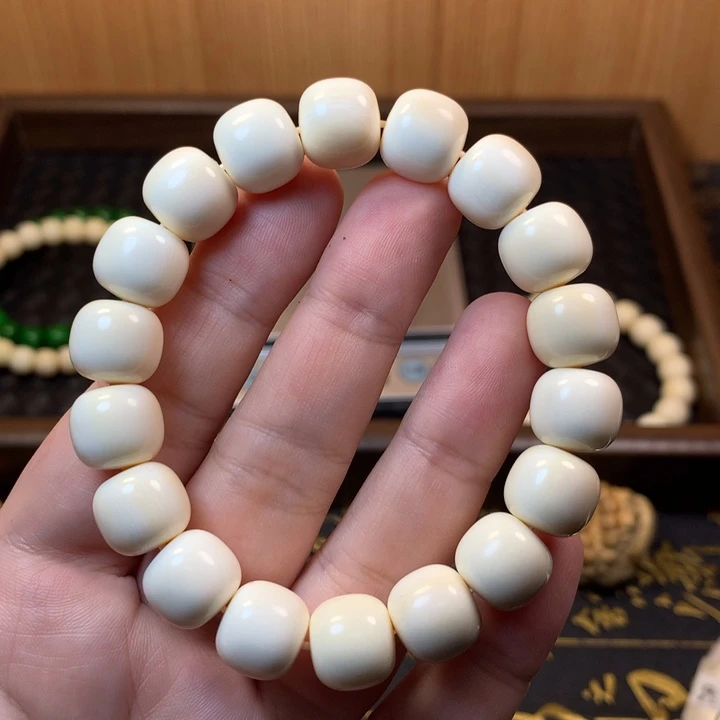 王***凳手串/手链橄榄核gr3