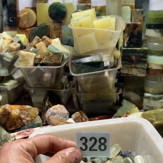 【闪购商品】未镶嵌蛇纹石玉珠宝玉器