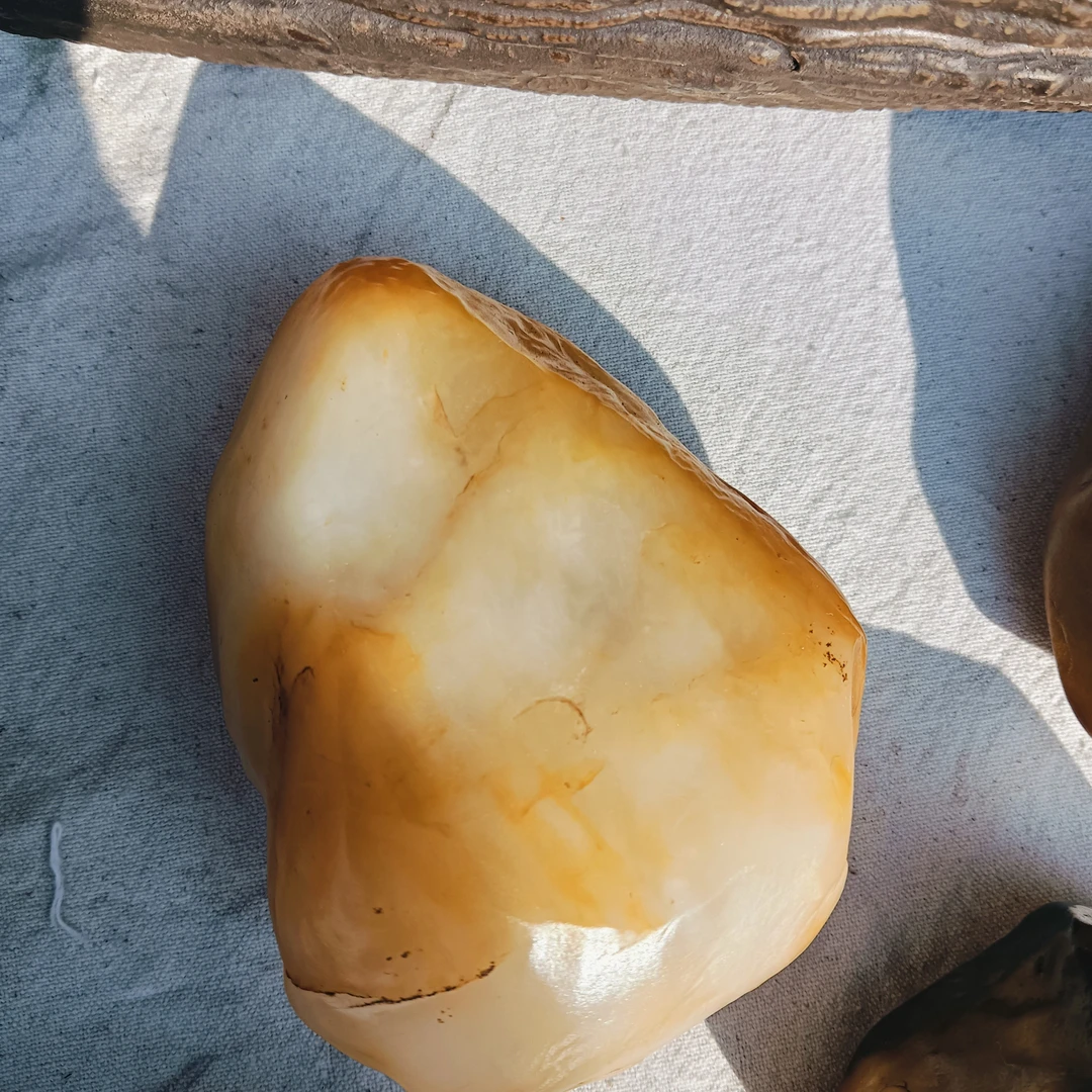 新疆阿勒泰沙漠漆  金丝玉  奇石家居工艺品摆件