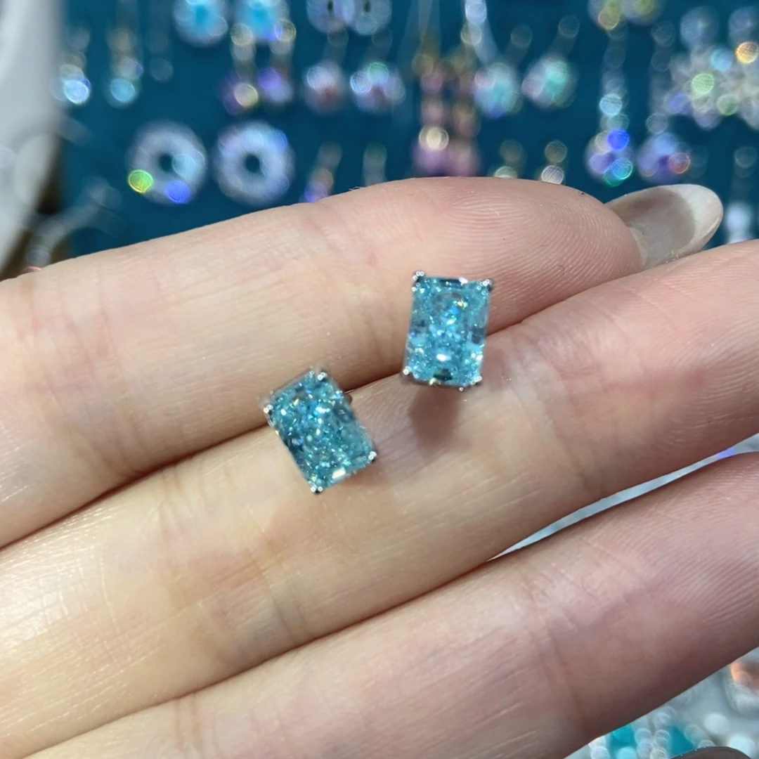 6锆石（处理）耳钉