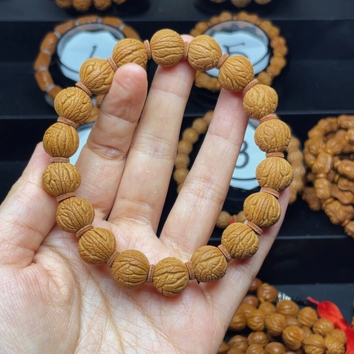 小***哥桃核吊坠满天星^_^