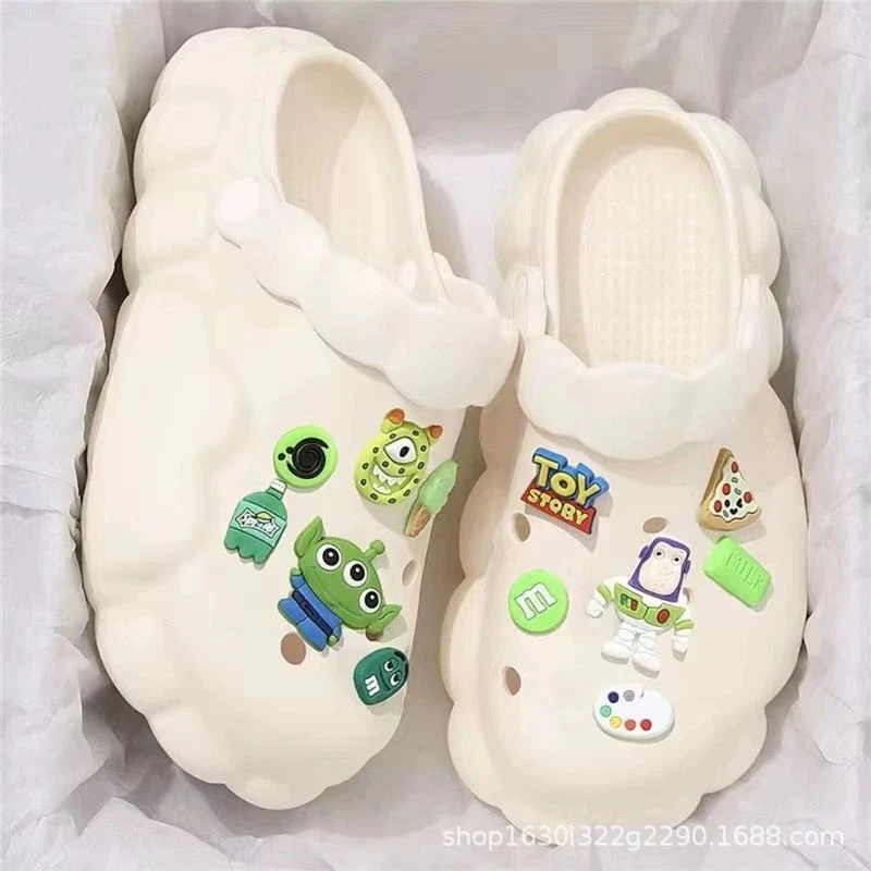 简约云朵洞洞鞋女夏季外穿新款防滑踩屎感厚底包头凉鞋拖鞋女沙滩