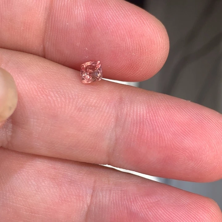 裸石尖晶石裸石60分