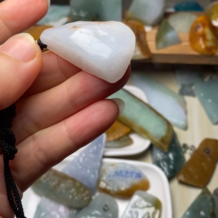 翡翠未镶嵌颈饰天然