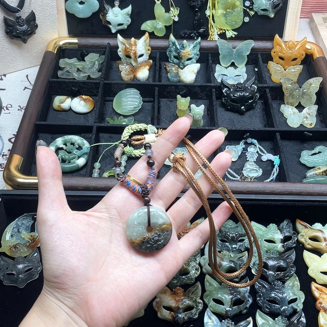 未镶嵌蛇纹石玉颈饰福利不退不换