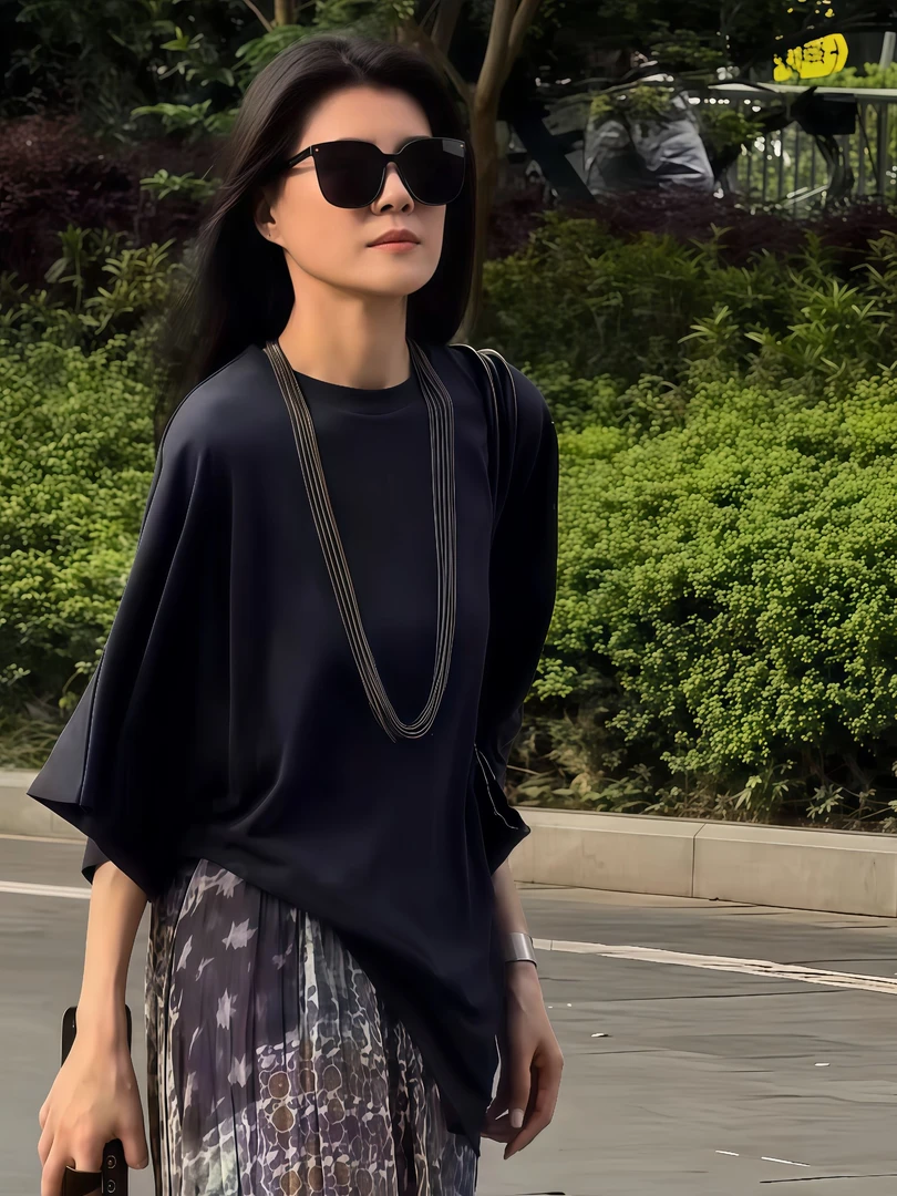 慵懒风松弛感藏蓝色短袖t恤女夏季高级感时尚显瘦收腰不规则上衣