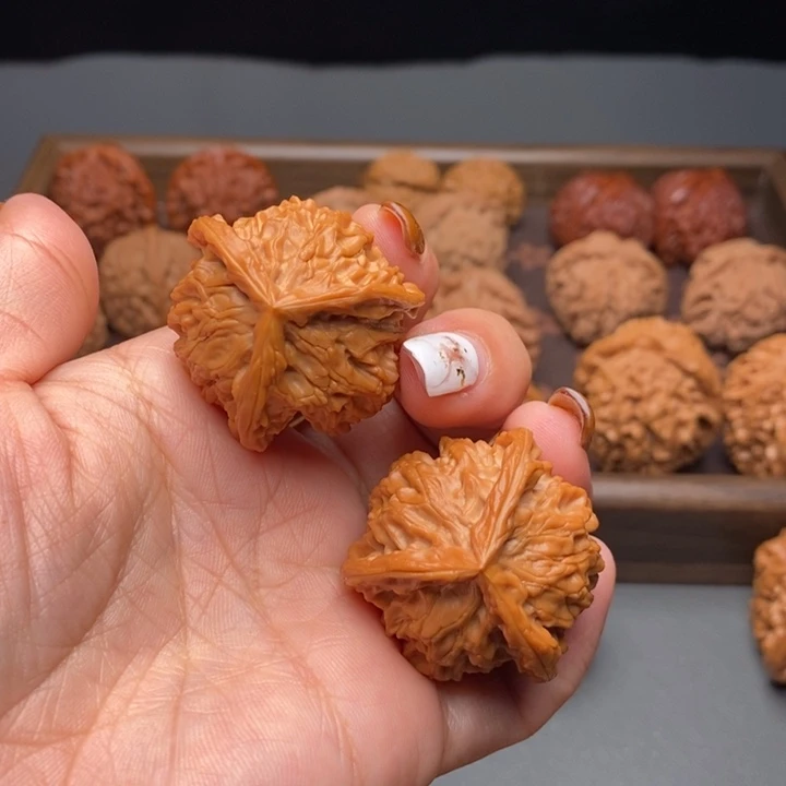 把件文玩核桃盘山三棱