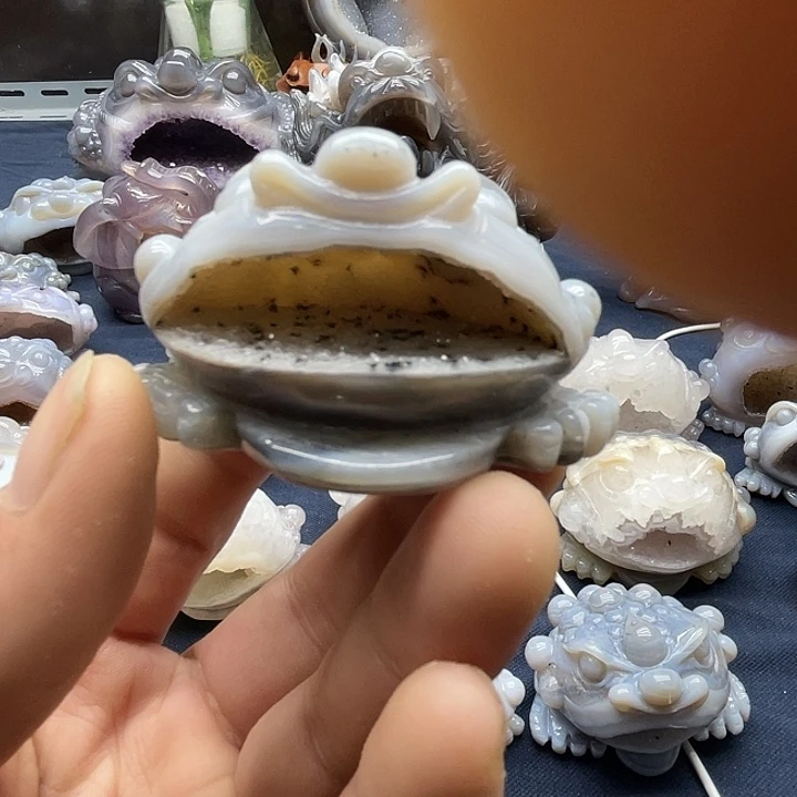 石头金蟾家居摆件