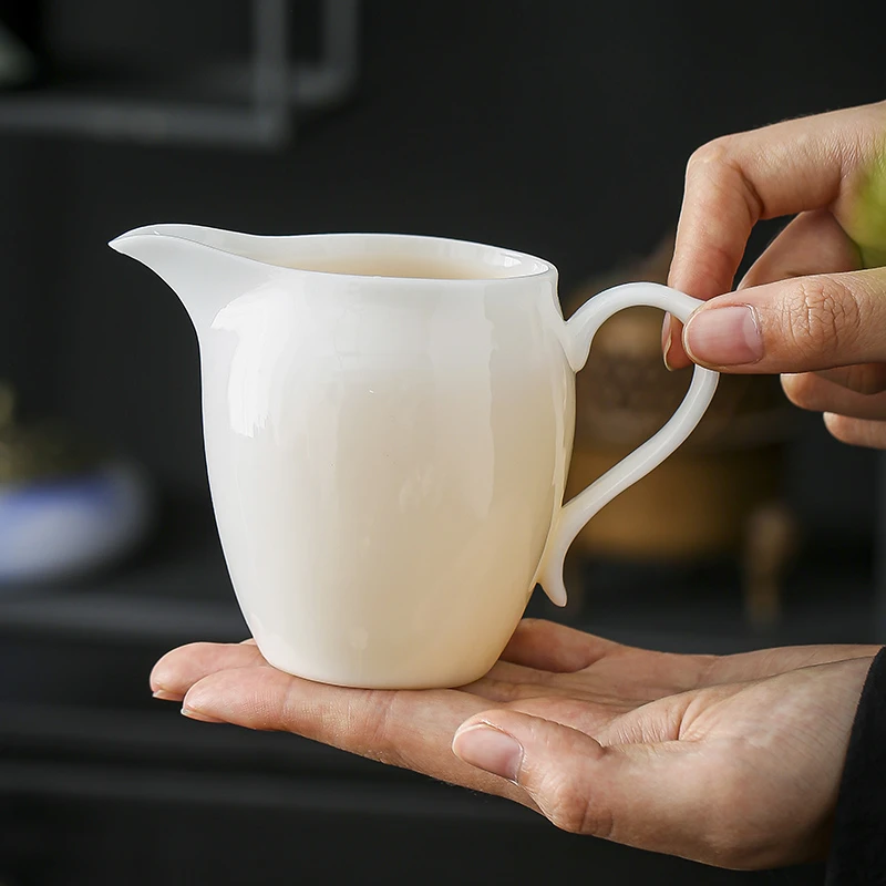 高端轻奢冰种羊脂玉陶瓷公道杯高档防烫分茶白瓷茶海茶水分离杯