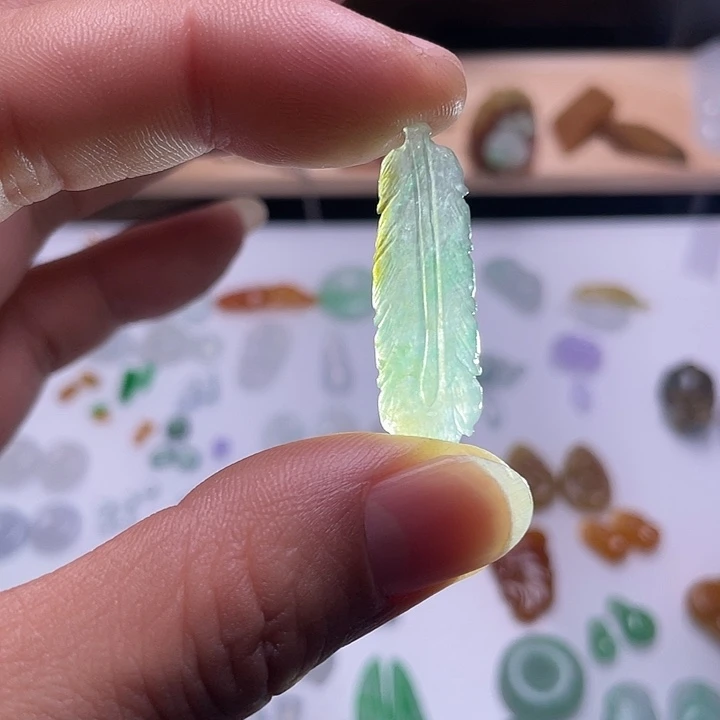 定制翡翠未镶嵌特色羽毛