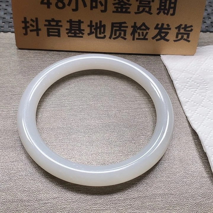 和田玉未镶嵌颈饰56.7圆条