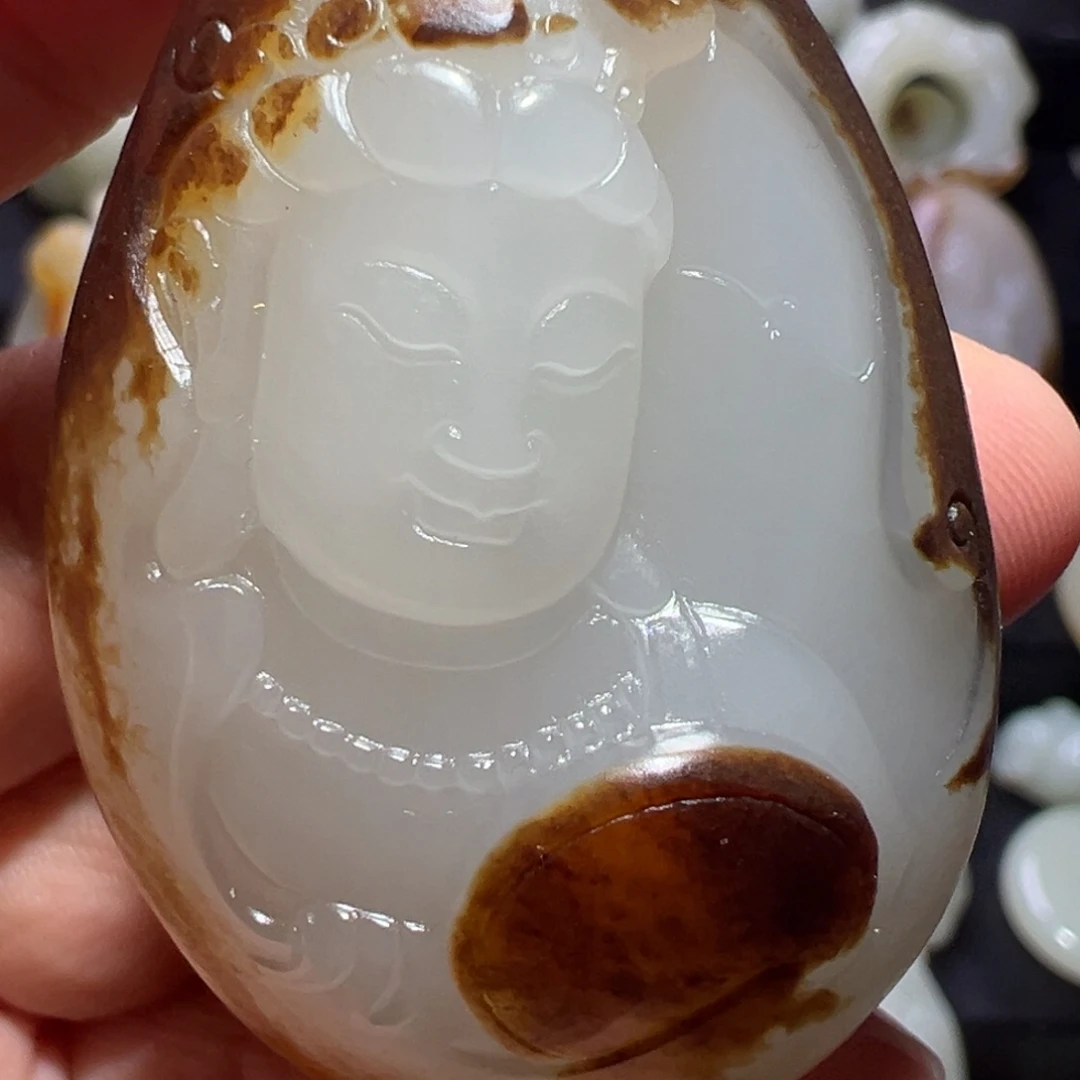 ****儿和田玉未镶嵌颈饰