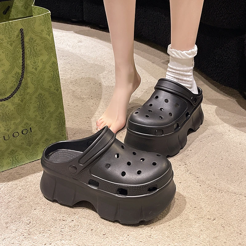 厚底洞洞鞋女款夏季外穿增高2025新款防滑海边沙滩松糕包头凉拖鞋