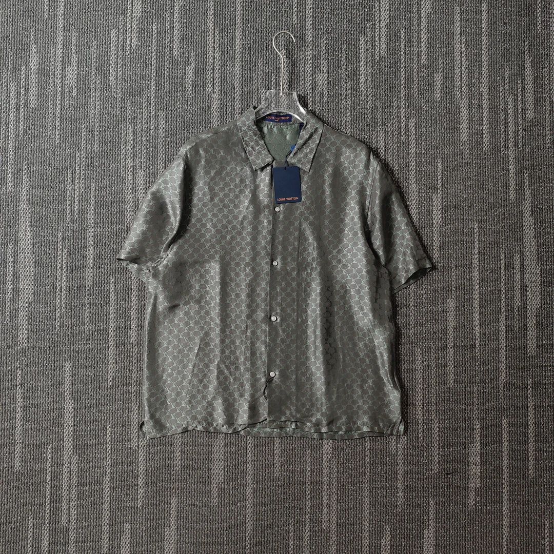 未使用 LouisVuitton/路易威登 SS24Logo满印短袖衬衫/L码/4987