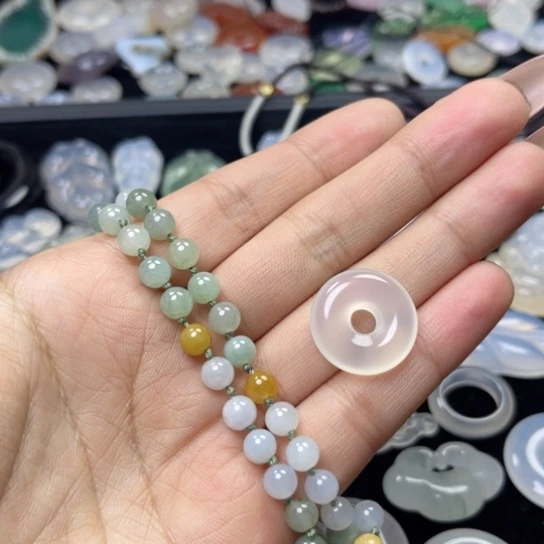 玛瑙/玉髓颈饰未镶嵌