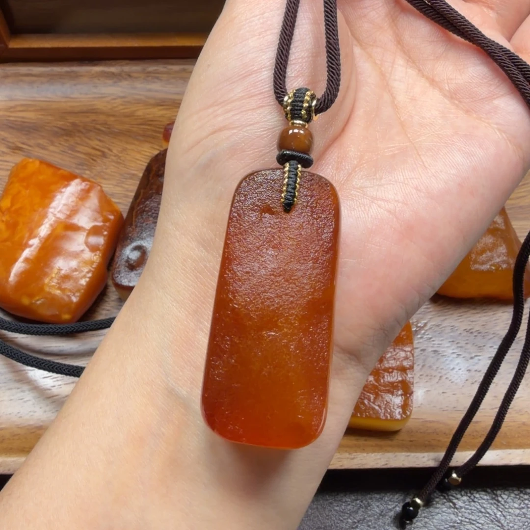 琥珀未镶嵌吊坠(赠链)