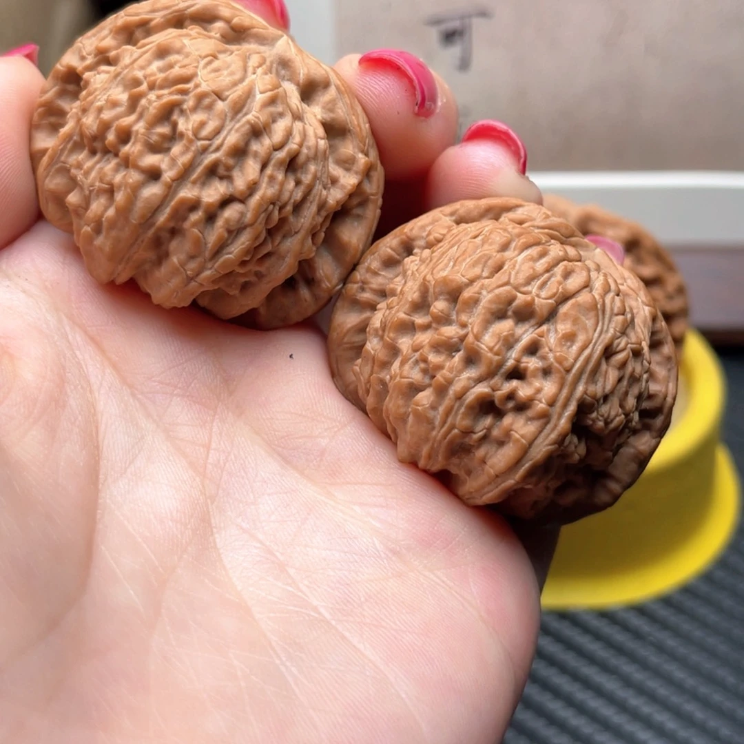 文玩核桃吊坠41闷白