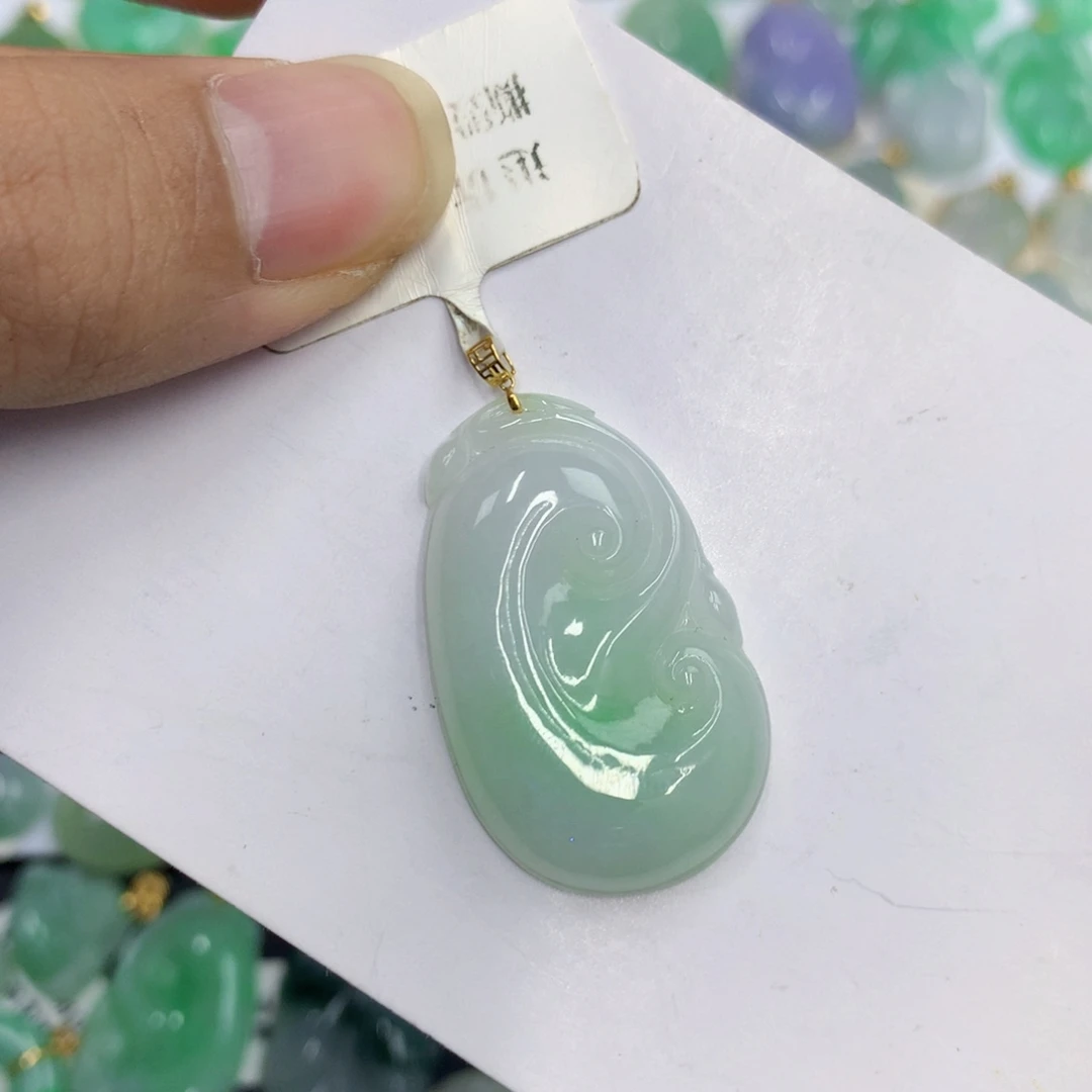 颈饰18K金镶嵌翡翠翡翠