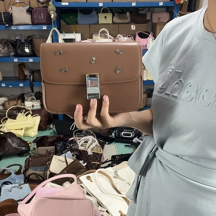 蚕丝健健康康平平安安