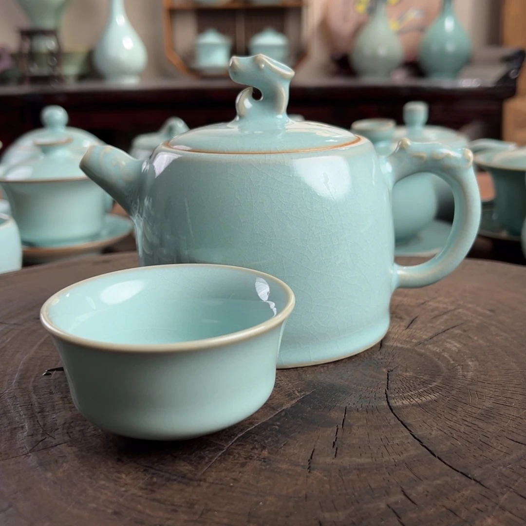 天青色龙首井栏壶1111