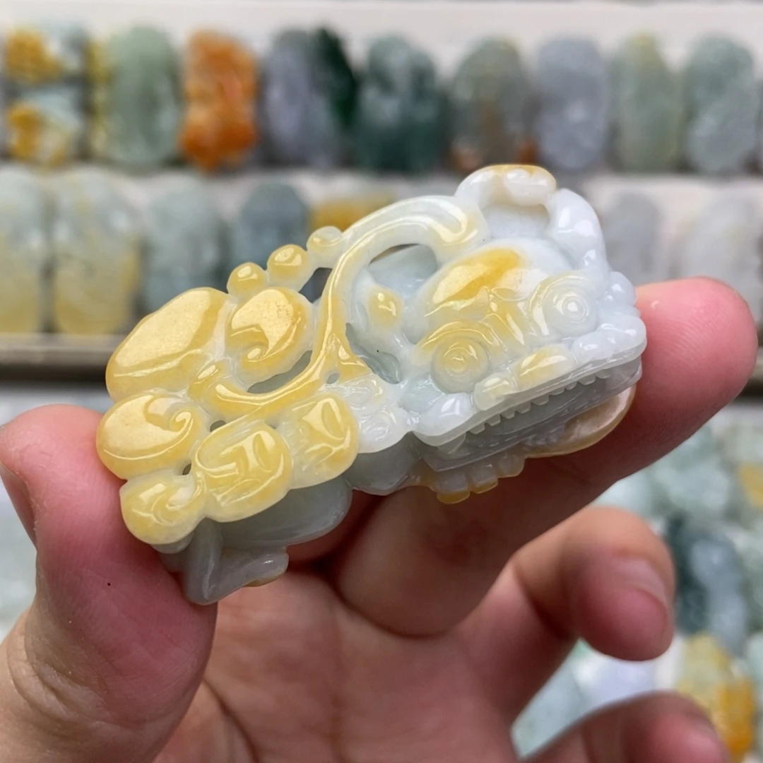 翡翠吊坠(赠链)未镶嵌