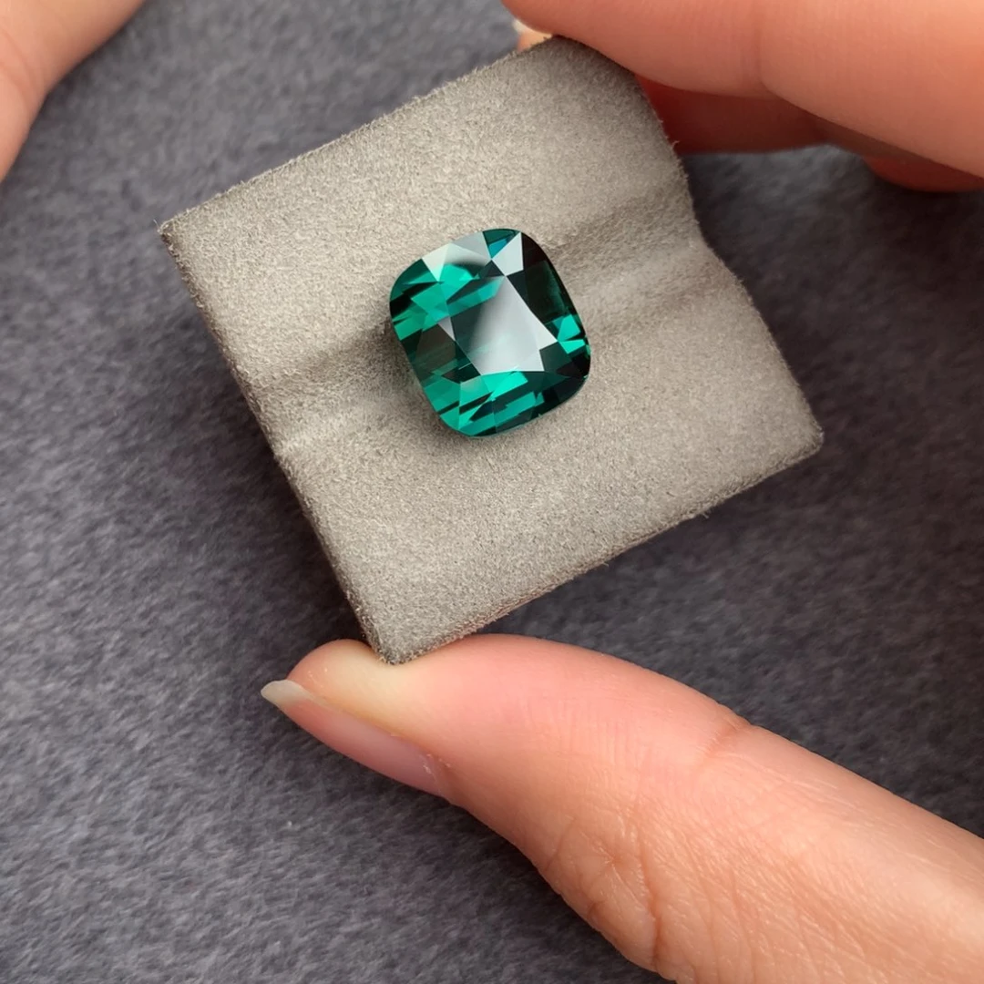 未镶嵌9.02ct拉贡碧玺碧玺