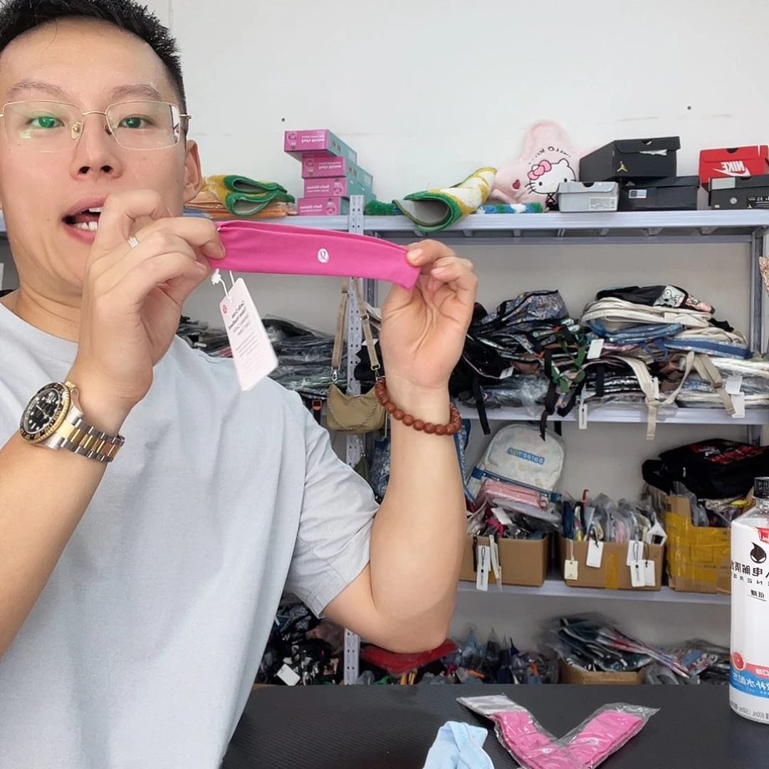 PU化妆包等产品和产品