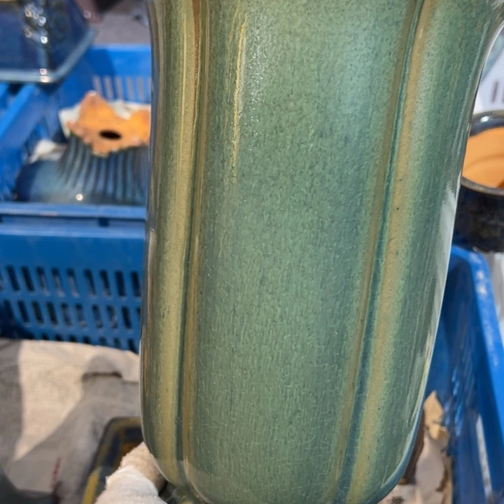 当代艺术花盆艺术作品