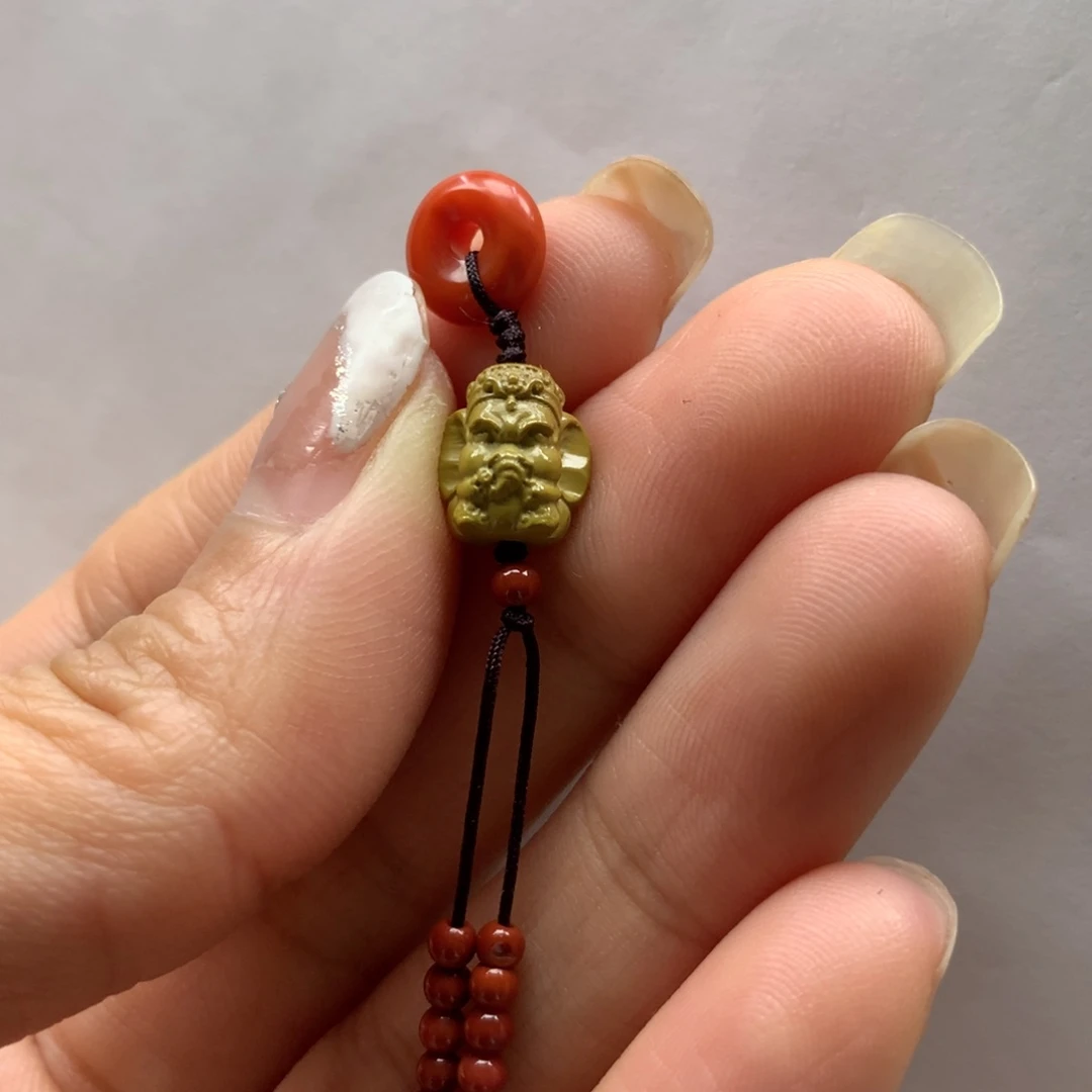 南红玛瑙配饰未镶嵌