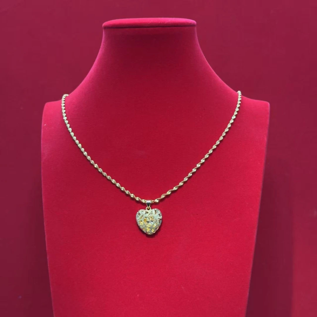 爆款时尚爱心项链