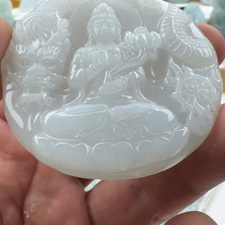 翡翠未镶嵌颈饰天然缅甸A货翡翠