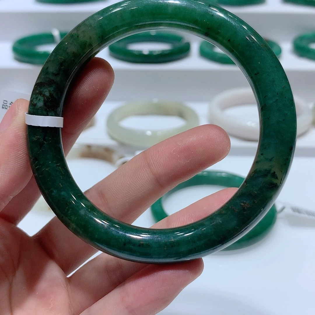 独山玉手镯未镶嵌