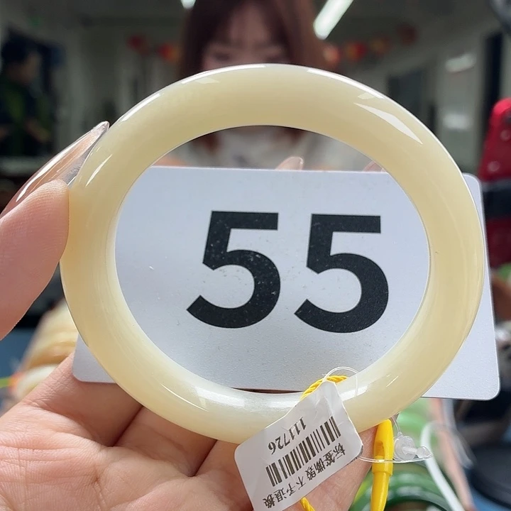 和田玉未镶嵌手镯纹