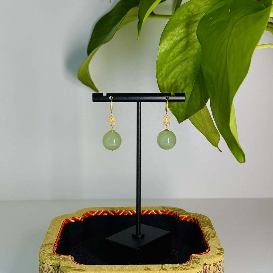 壹屿珠宝 2025122   18k金镶嵌和田玉典藏耳饰