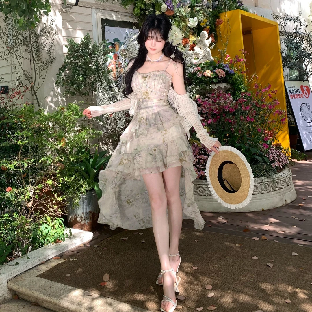 Blovelan蝶沼来信 甜系初恋风吊带连衣裙女 奶油白碎花抽褶长裙