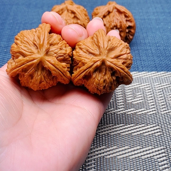 哎***喂文玩核桃吊坠三棱